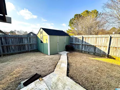 Exterior - 8564 Dover Dr, Leeds, AL 35094 photo 9 of 11