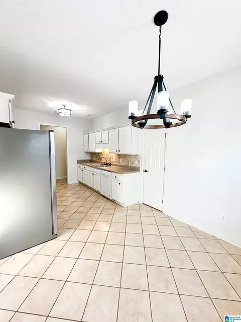 Kitchen - 8564 Dover Dr, Leeds, AL 35094 photo 3 of 6