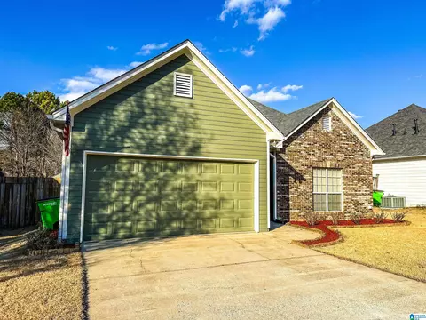 Exterior - 8564 Dover Dr, Leeds, AL 35094 photo 3 of 11