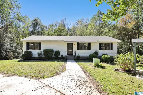 912 Clark Mountain Rd, Hueytown, AL 35023