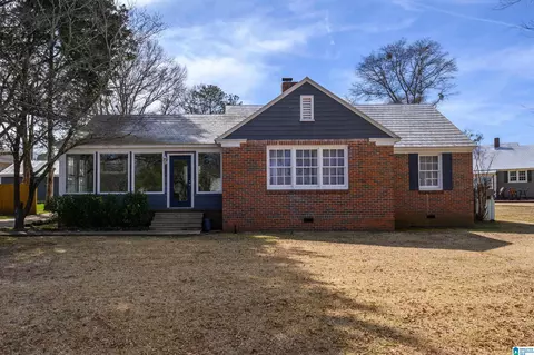 126 Meadow Ln, Trussville, AL 35173