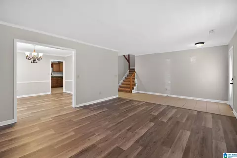 Living - 100 Timberline Cir E, Dothan, AL 36303 photo 4 of 4