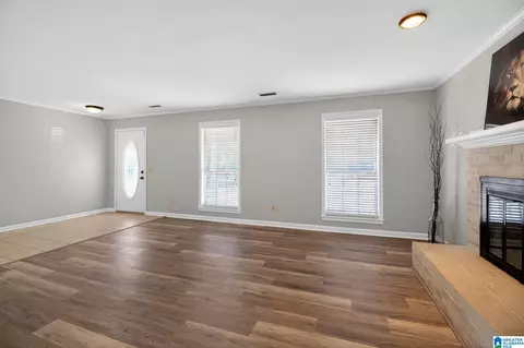 Living - 100 Timberline Cir E, Dothan, AL 36303 photo 3 of 4
