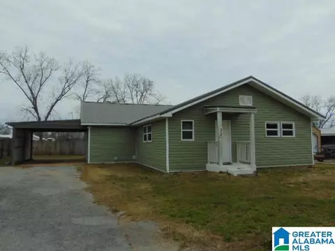 24 3rd Ave S, Clanton, AL 35045