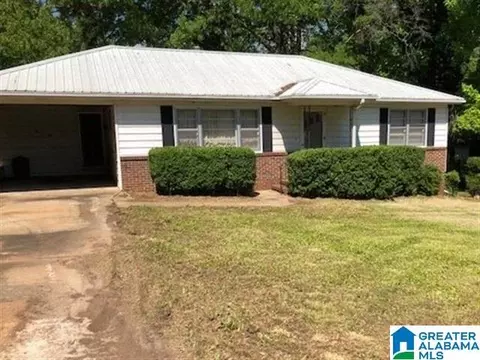204 Boxwood Cir, Birmingham, AL 35215
