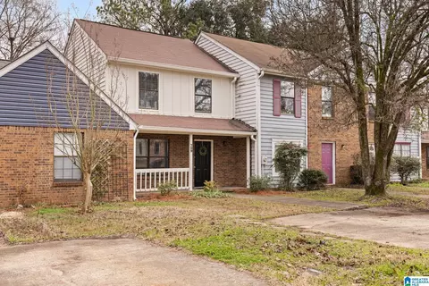 729 Cahaba Manor Ct, Pelham, AL 35124