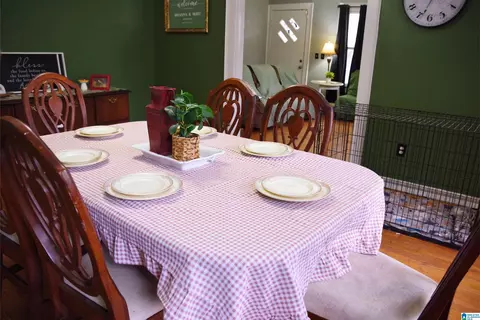 Dining - 906 6th Ave N, Clanton, AL 35045 photo 2 of 3