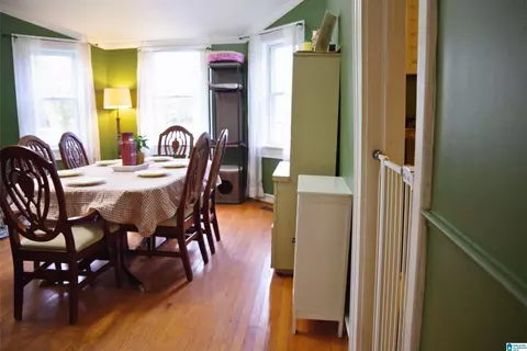 Dining - 906 6th Ave N, Clanton, AL 35045 photo 3 of 3