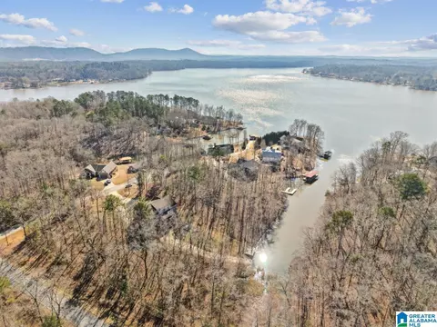 46 Volunteers Cir, Sylacauga, AL 35151