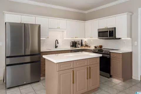 2026 Amberley Woods Trl, Helena, AL 35080
