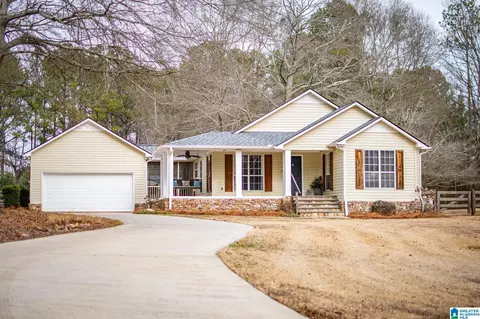 2 Pine Hill Dr, Ranburne, AL 36273