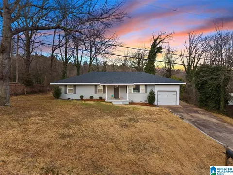 2012 Crawford St, Guntersville, AL 35976