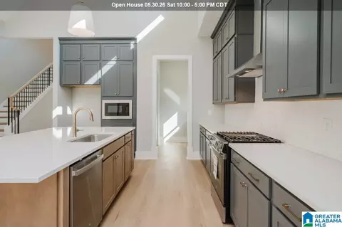 6130 Avonleigh Cres, Hoover, AL 35244