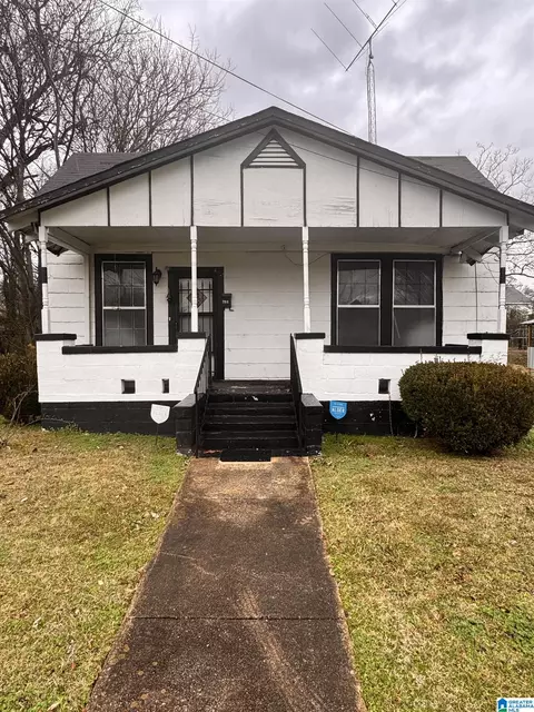 709 W 17th St, Anniston, AL 36201