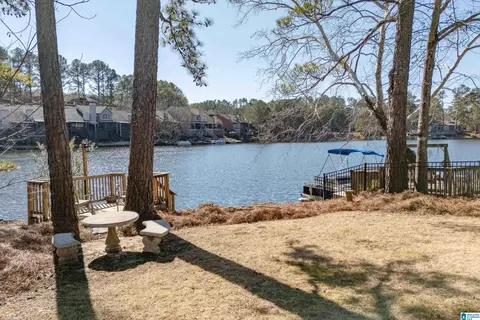 4633 S Lakeridge Dr, Hoover, AL 35244
