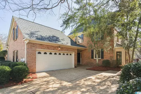 4633 S Lakeridge Dr, Hoover, AL 35244
