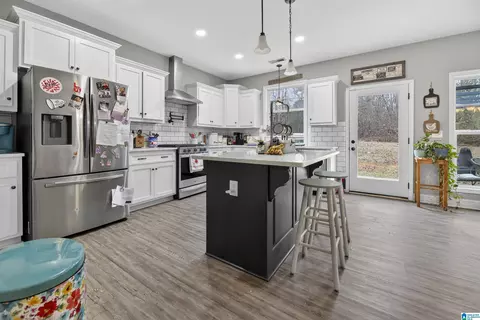 Kitchen - 10940 Mudd St, Ohatchee, AL 36271 photo 2 of 3