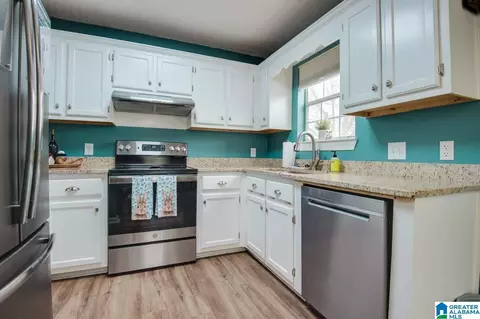 Kitchen - 541 Warrior Dr, Alabaster, AL 35007 photo 1 of 4