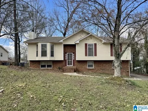 1435 Secretariat Dr, Helena, AL 35080