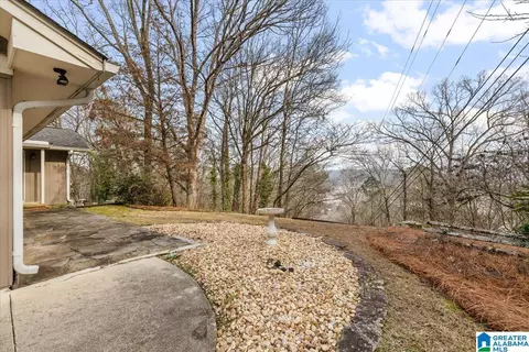 Exterior - 115 Mountain Dr, Oneonta, AL 35121 photo 3 of 9