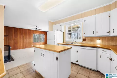 Kitchen - 115 Mountain Dr, Oneonta, AL 35121 photo 1 of 3