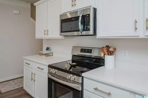 Kitchen - 5301 Gap Cir, Mount Olive, AL 35117 photo 3 of 5