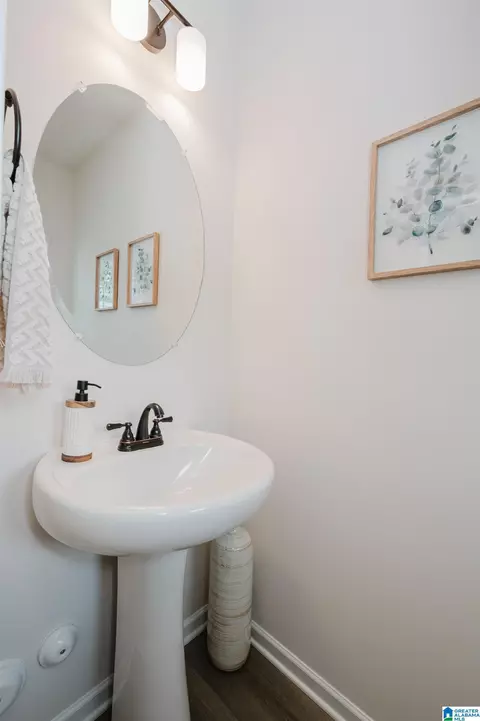 Bath - 5301 Gap Cir, Mount Olive, AL 35117 photo 1 of 3