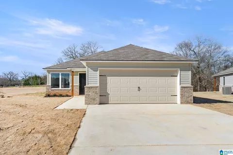 36 Skyline Loop, Eastaboga, AL 36260