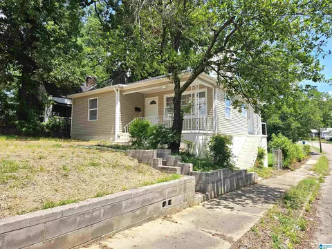 1556 Mountain Dr, Tarrant, AL 35217