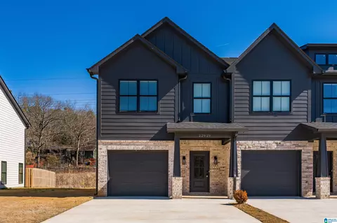 228 Village Pkwy #28, Helena, AL 35080