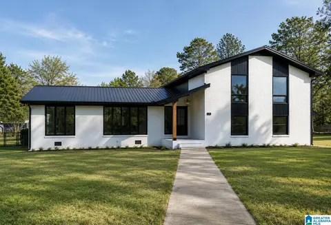 2032 Glen Davis Ln, Oxford, AL 36203