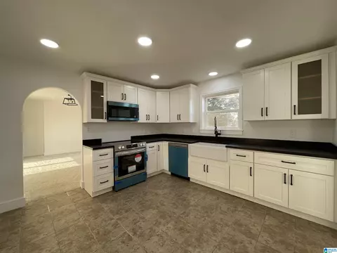 1003 Lay Dam Rd, Clanton, AL 35045