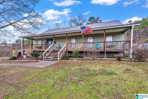 425 Armstrong Dr, Hayden, AL 35079