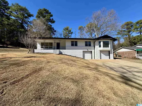 1416 29th Ave N, Hueytown, AL 35023