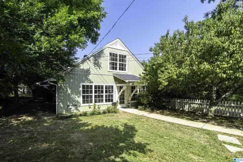 2016 Chapel Rd, Hoover, AL 35226