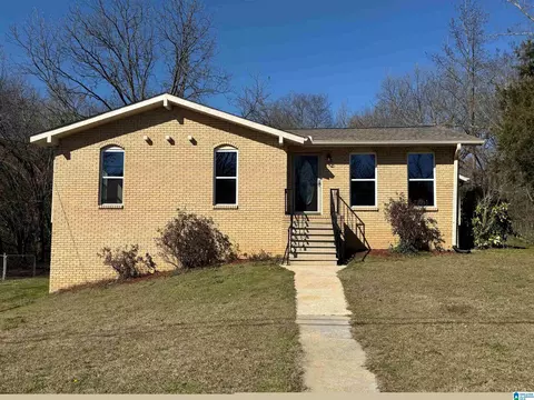 1004 Sandybrook Cir, Birmingham, AL 35214