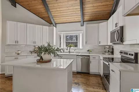 Kitchen - 1695 Samaria Rd, Clanton, AL 35045 photo 3 of 3