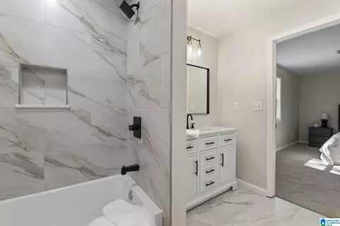 Bath - 1695 Samaria Rd, Clanton, AL 35045 photo 8 of 11