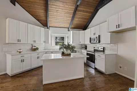 Kitchen - 1695 Samaria Rd, Clanton, AL 35045 photo 2 of 3