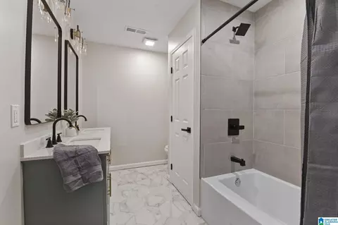 Bath - 1695 Samaria Rd, Clanton, AL 35045 photo 10 of 11