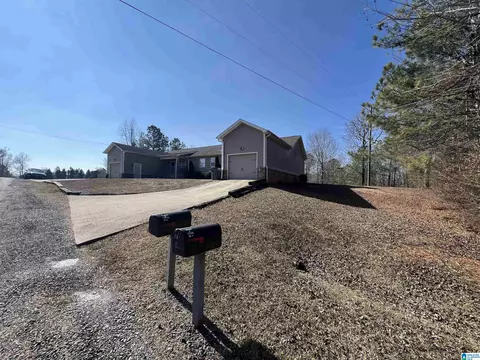 94 Barton Pl, Cordova, AL 35550