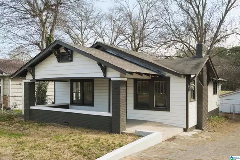 107 Vines Ave, Hueytown, AL 35023