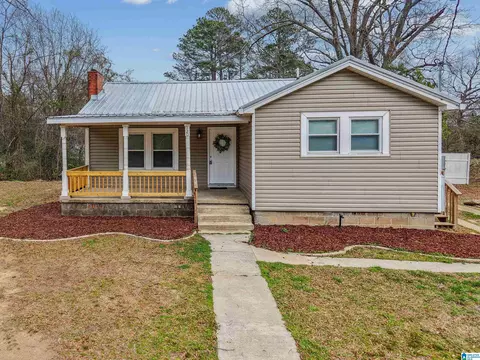 120 Honeysuckle Rd, Hueytown, AL 35023
