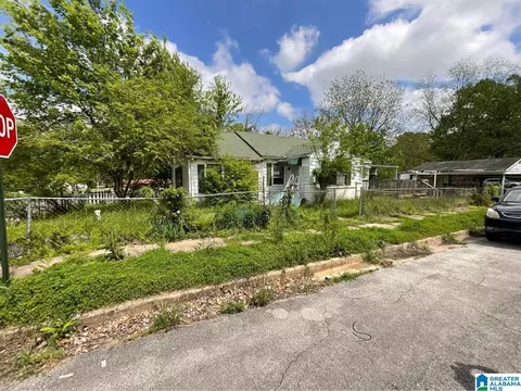 Exterior - 201 E 9th St, Sheffield, AL 35660 photo 1 of 3