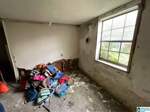 Bedroom - 201 E 9th St, Sheffield, AL 35660 photo 9 of 9