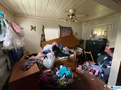 Bedroom - 201 E 9th St, Sheffield, AL 35660 photo 2 of 9