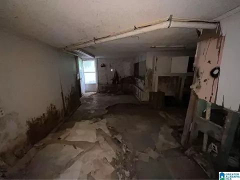 Entry Way - 201 E 9th St, Sheffield, AL 35660 photo 3 of 7