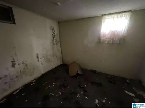 Bedroom - 201 E 9th St, Sheffield, AL 35660 photo 1 of 9