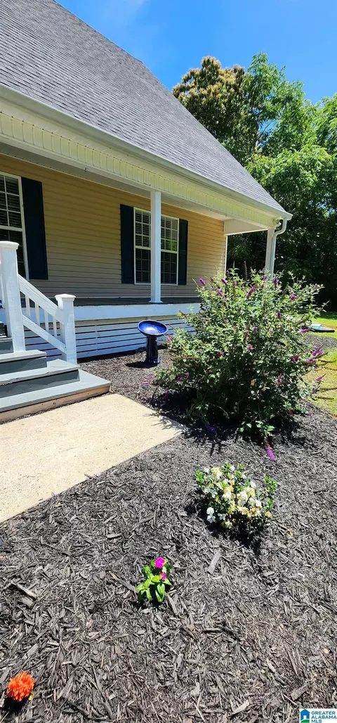 114 Bow Range Rd, Guntersville, AL 35976
