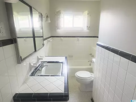 Bath - 803 3rd St N, Clanton, AL 35045 photo 1 of 2